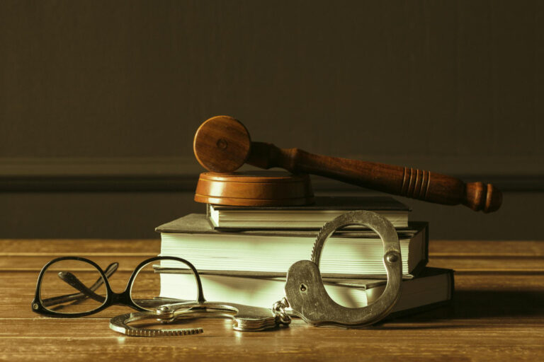 dubai lawyer free consultation UAE
