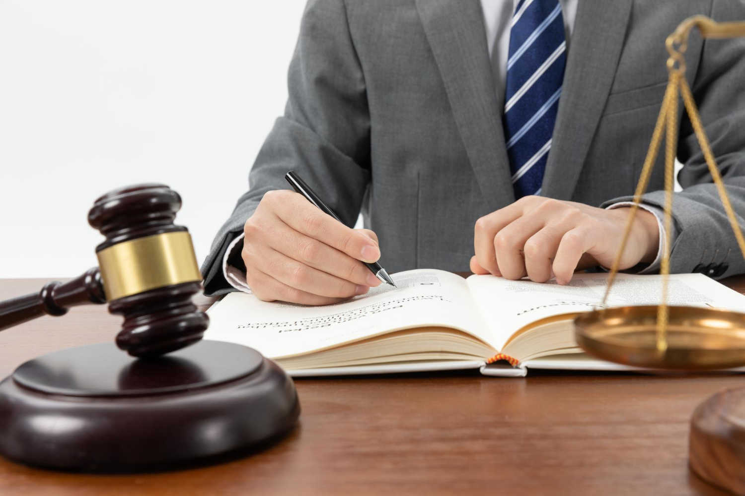 Indian Advocates in Dubai UAE – Expert Legal Support by Advocate Nittin Payyani